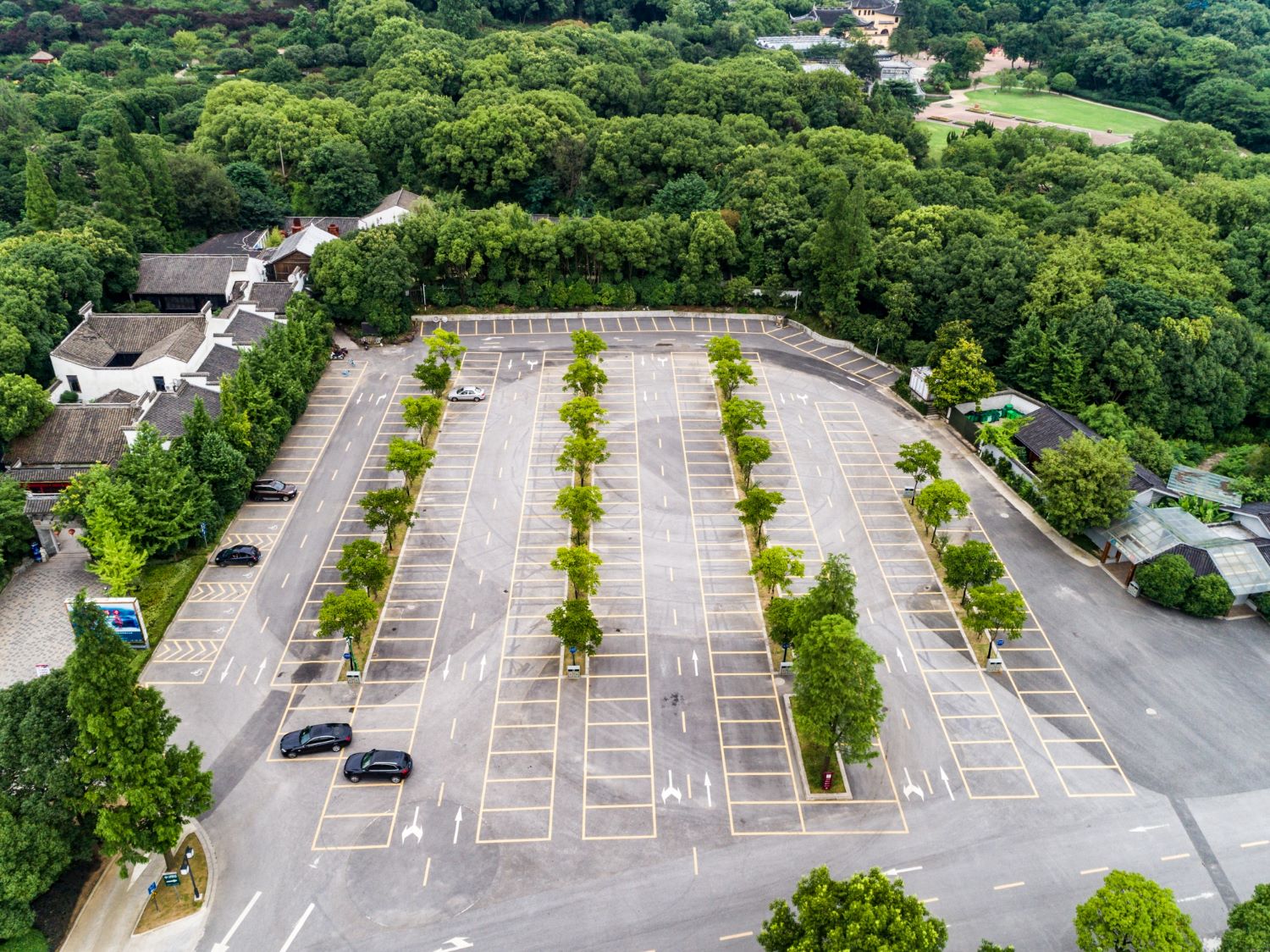 Commercial hardscaping parking lot island East Tennessee
